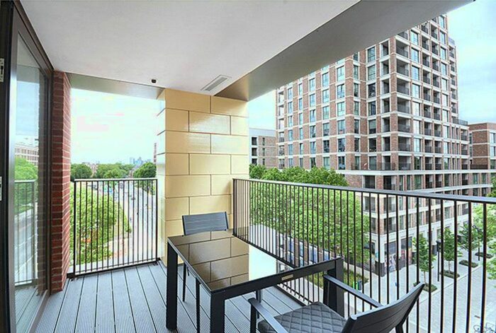 2 Bedroom Flat To Rent In Heygate Street, Elephant And Castle, London, SE17