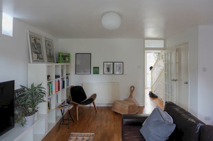 2 Bedroom Terraced House To Rent In Samuel Close, London, E8