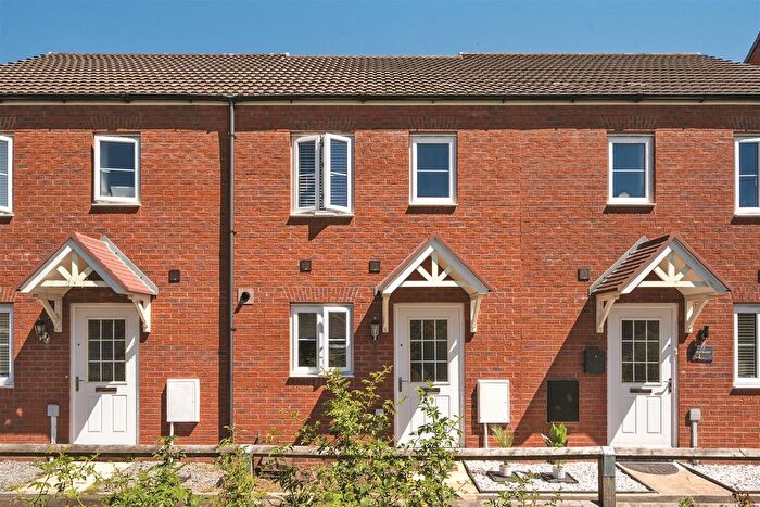 2 Bedroom Terraced House For Sale In Stryd Bennett, Llanelli, SA15