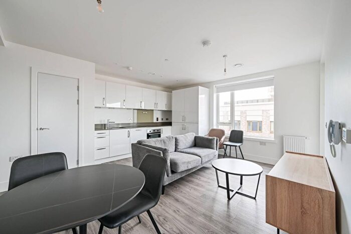 2 Bedroom Flat To Rent In Nautilus Apartments, Canning Town, London, E16