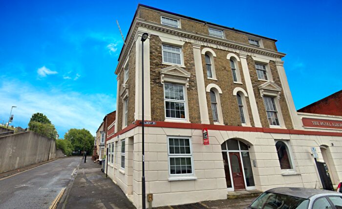 1 Bedroom Flat To Rent In Albert Road South, Southampton, SO14