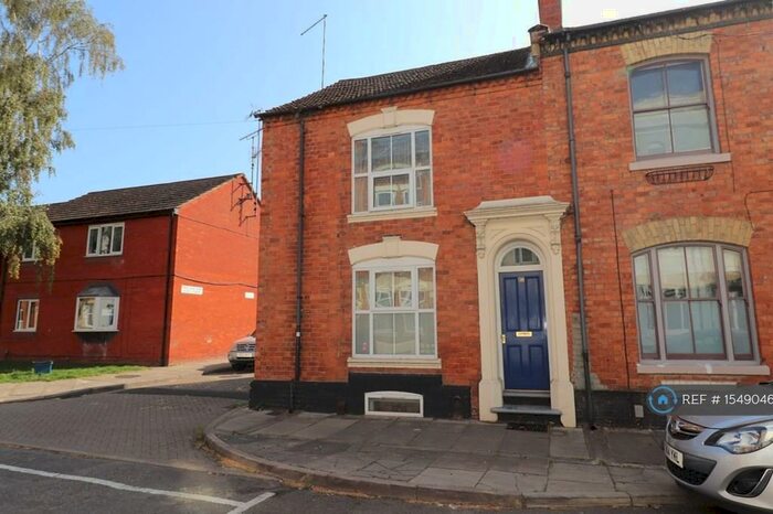 3 Bedroom Terraced House To Rent In Colwyn Road, Northampton, NN1