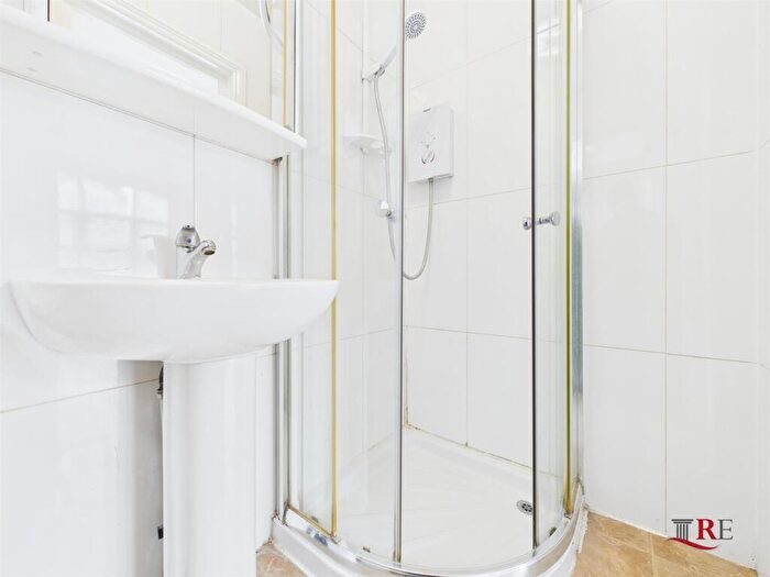 1 Bedroom Flat To Rent In Melrose Avenue, London, NW2