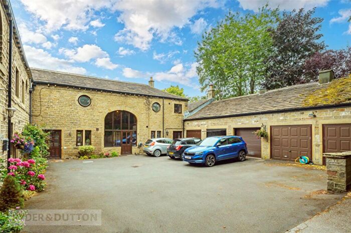 3 Bedroom House For Sale In Penistone Road, Fenay Bridge, Huddersfield, West Yorkshire, HD8
