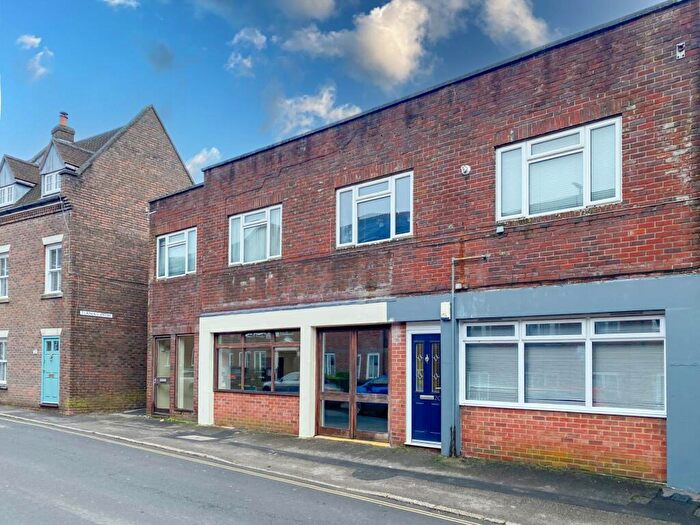 1 Bedroom Flat For Sale In White Cliff Mill Street, Blandford Forum, DT11