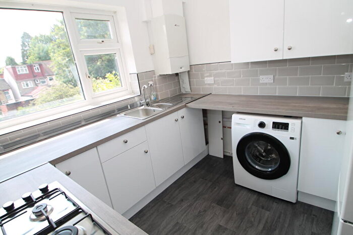 2 Bedroom Maisonette To Rent In Dale Road, Purley, CR8