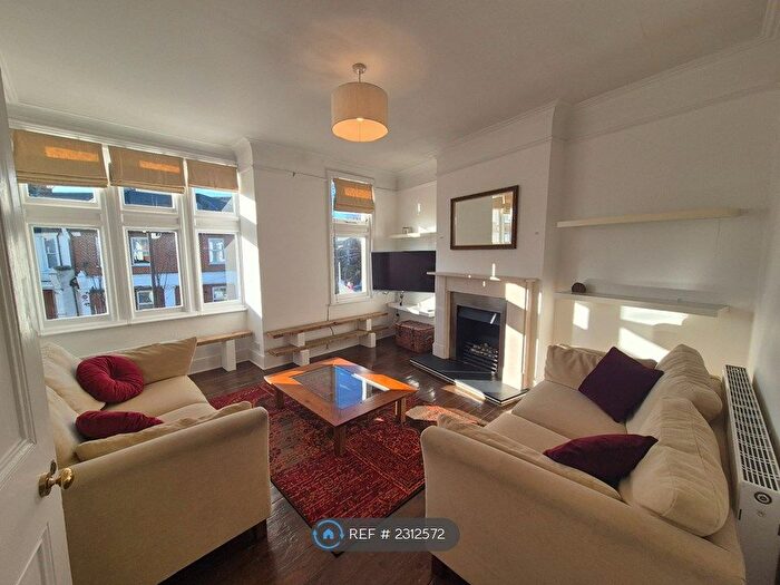 2 Bedroom Flat To Rent In Southfield Road, London, W4