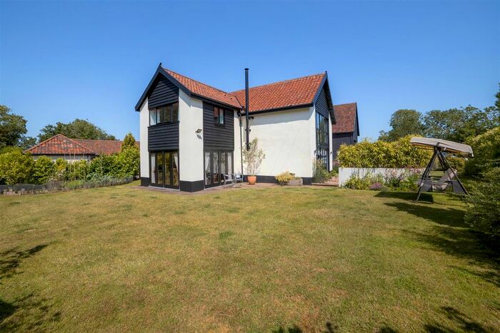 4 Bedroom Barn Conversion For Sale In Norwich Road, Tacolneston, Norwich, NR16