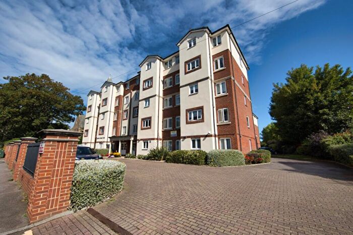 2 Bedroom Flat For Sale In Sandgate Road, Folkestone, Kent, CT20