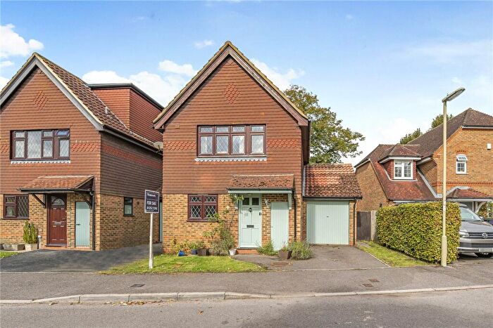 3 Bedroom Detached House For Sale In Bonners Field, Bentley, Farnham, Hampshire, GU10