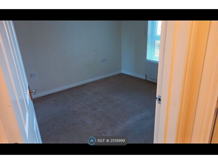 1 Bedroom Flat To Rent In Rowan Wynd, Paisley, PA2