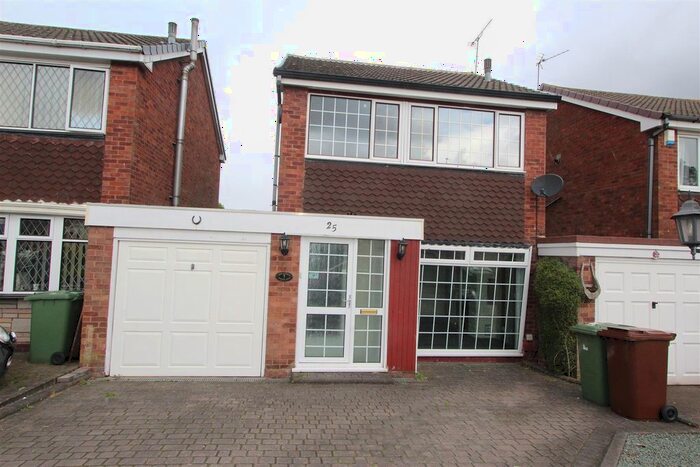 3 Bedroom Detached House To Rent In Daffodil Place, Walsall, WS5