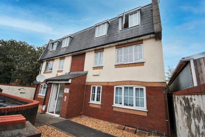 2 Bedroom Apartment To Rent In Netham Gardens, Avon Park, Bristol, BS5
