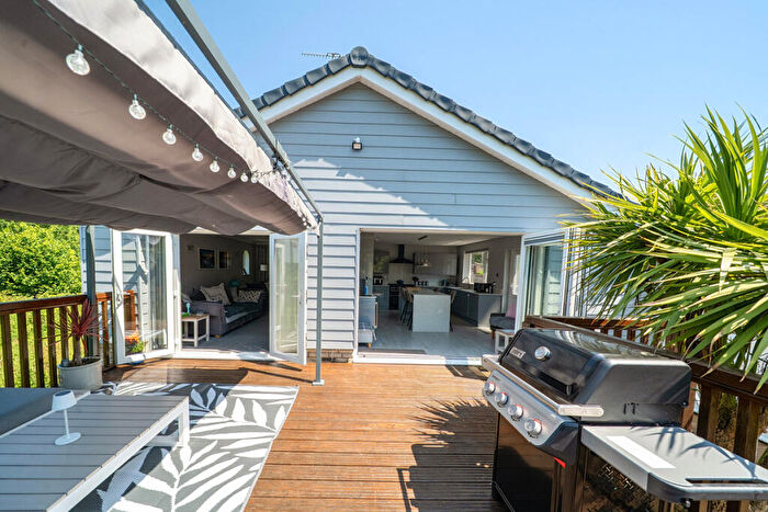 2 Bedroom Bungalow For Sale In Haywards Lane, Wimborne, BH21