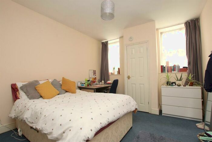 2 Bedroom Flat To Rent In Newbridge Hill, Bath, BA1