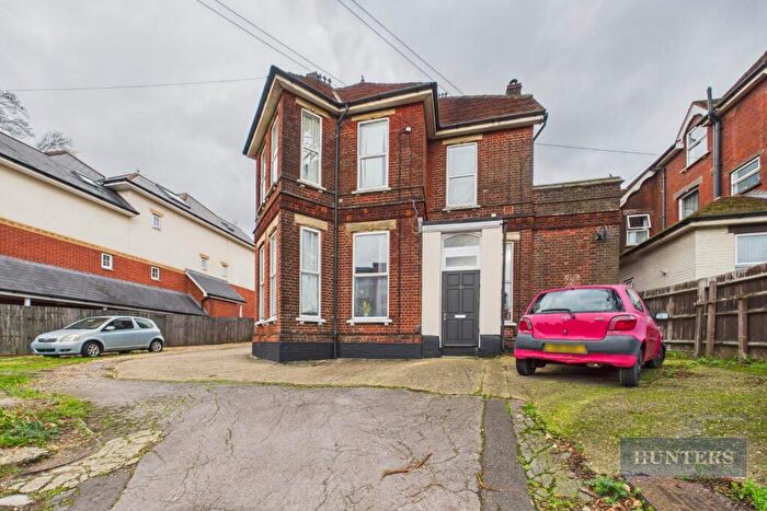 Studio To Rent In Cobden Avenue, Southampton, SO18