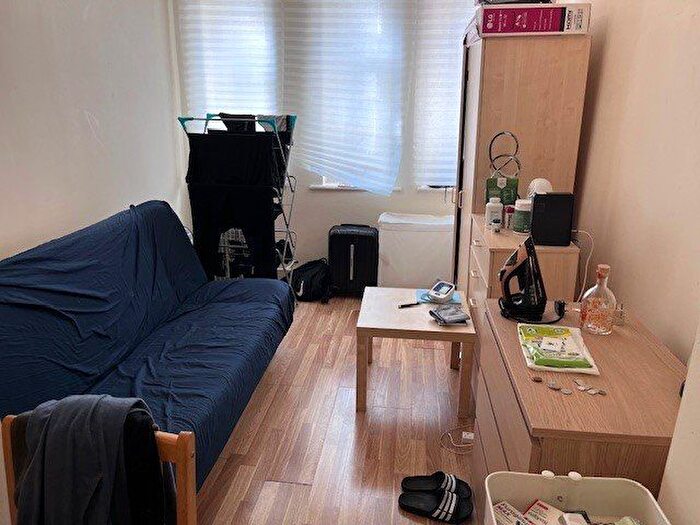 Studio To Rent In Church Street, Enfield, EN2
