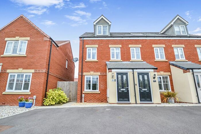 3 Bedroom End Of Terrace House For Sale In Centenary Way, Newport, TF10