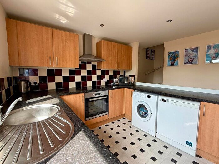 3 Bedroom End Of Terrace House For Sale In Severn Road, Stonehouse, GL10