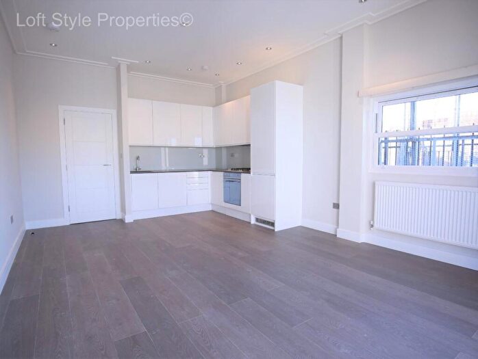 2 Bedroom Flat To Rent In Holloway Road, London, N7