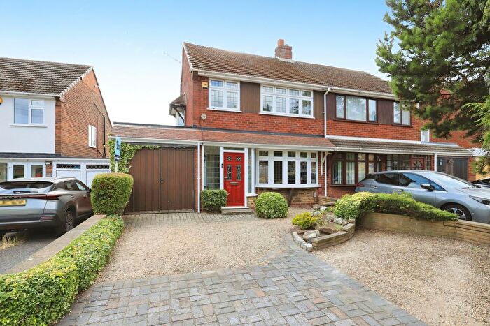 3 Bedroom Semi Detached House For Sale In Linthouse Lane, Wolverhampton, WV11
