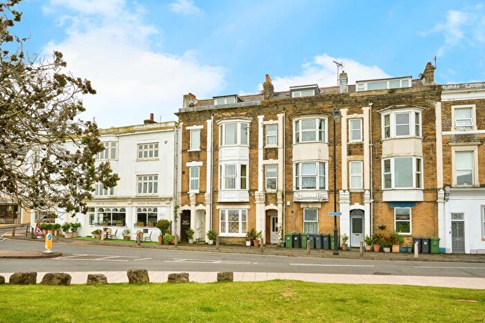 1 Bedroom Apartment To Rent In St. Thomas Street, Ryde, PO33