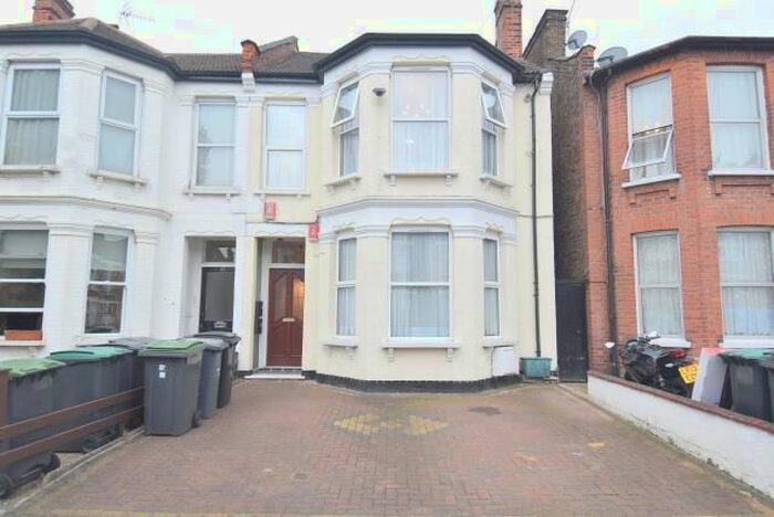 2 Bedroom Flat To Rent In Palmerston Road, Wood Green, N22