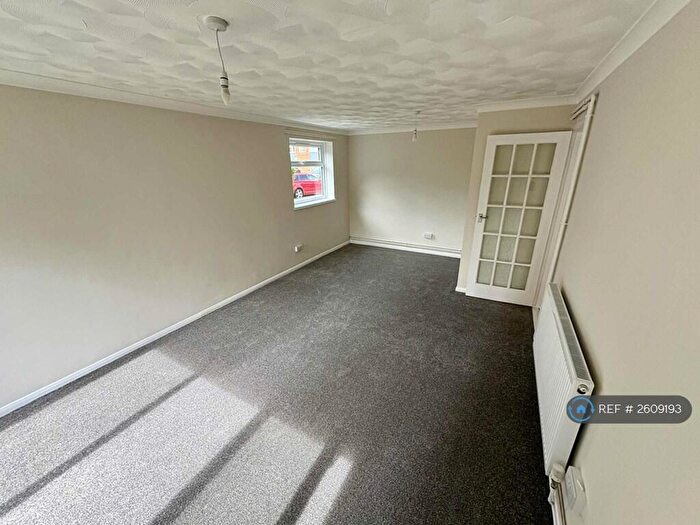 3 Bedroom Flat To Rent In Homer Close, Gosport, PO13