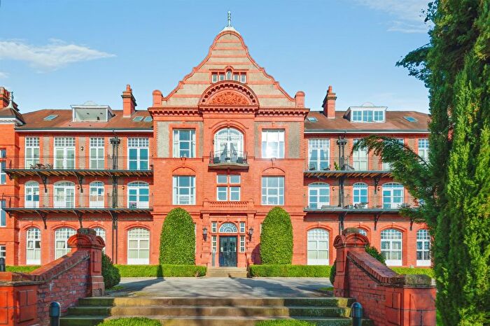 2 Bedroom Flat For Sale In Kingswood Park, Kingswood, Frodsham, WA6