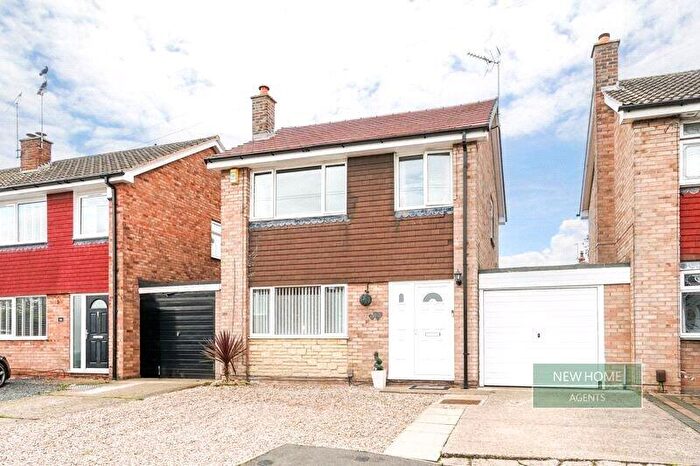 3 Bedroom Semi-Detached House For Sale In Abbotts Croft, Mansfield, Nottinghamshire, NG19