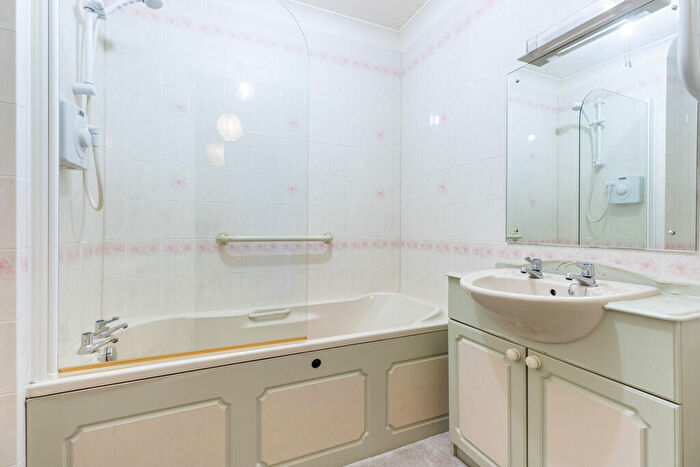 1 Bedroom Apartment For Sale In Hampsfell Grange, Grange-over-Sands, Cumbria, LA11