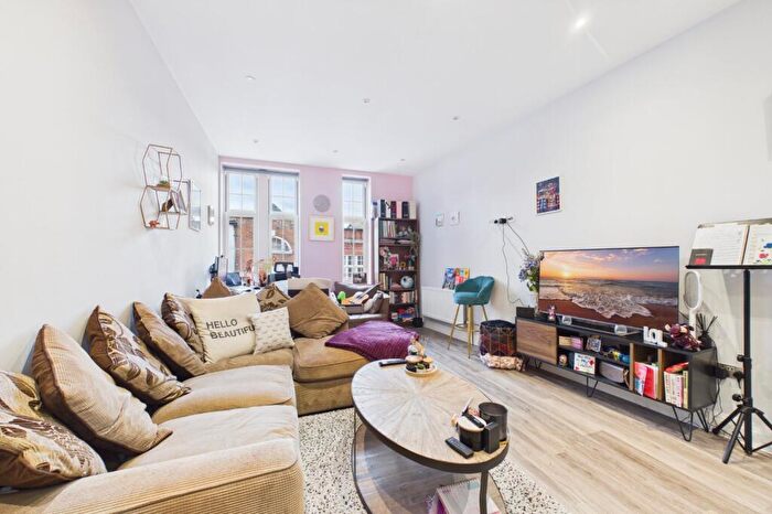 1 Bedroom Flat To Rent In High Street, Maidenhead, Berkshire, SL6