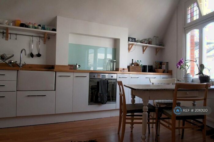 1 Bedroom Flat To Rent In Clarence Road, London, E5