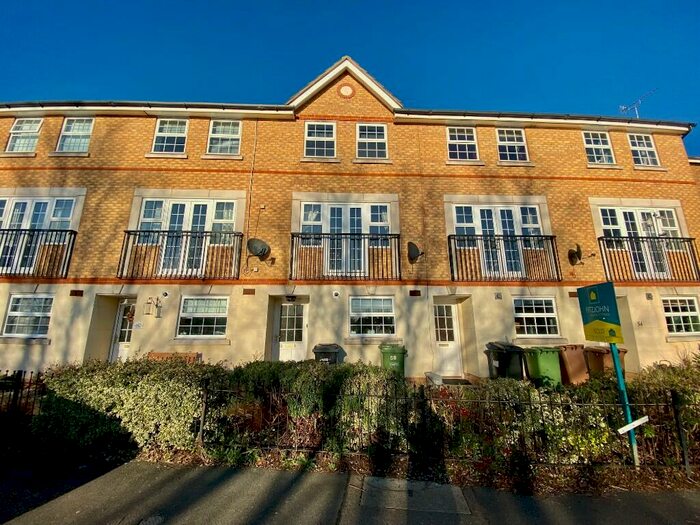 4 Bedroom Town House To Rent In Lakeview Way, Peterborough, Cambridgeshire, PE7