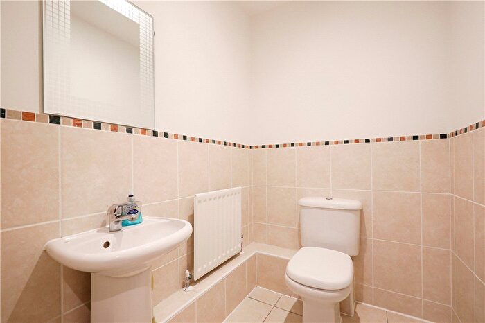 2 Bedroom Parking To Rent In Wimbledon Hill Road, Wimbledon, SW19