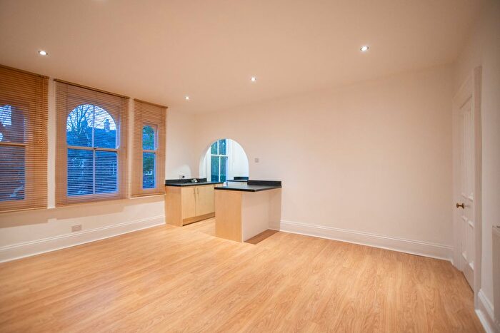 1 Bedroom Flat To Rent In Marlborough Avenue, Princes Avenue, Hull, HU5