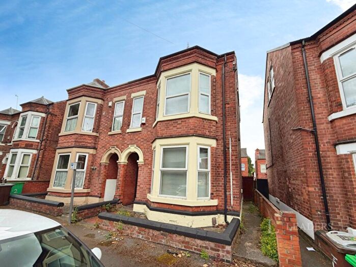 6 Bedroom Semi Detached House To Rent In Willoughby Avenue, NG7
