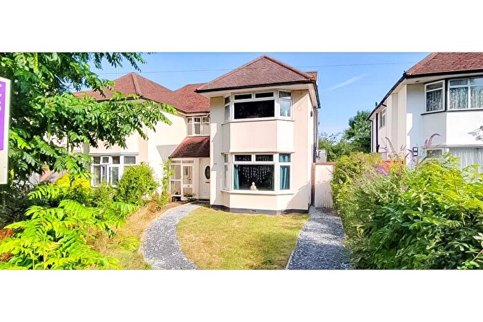 4 Bedroom Semi-Detached House To Rent In Eastcote Road, Ruislip, HA4