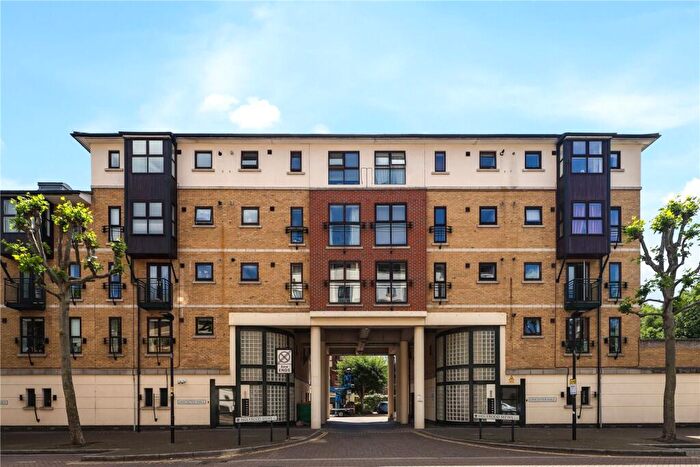 2 Bedroom Flat To Rent In Lancaster Hall, Wesley Avenue, London, E16
