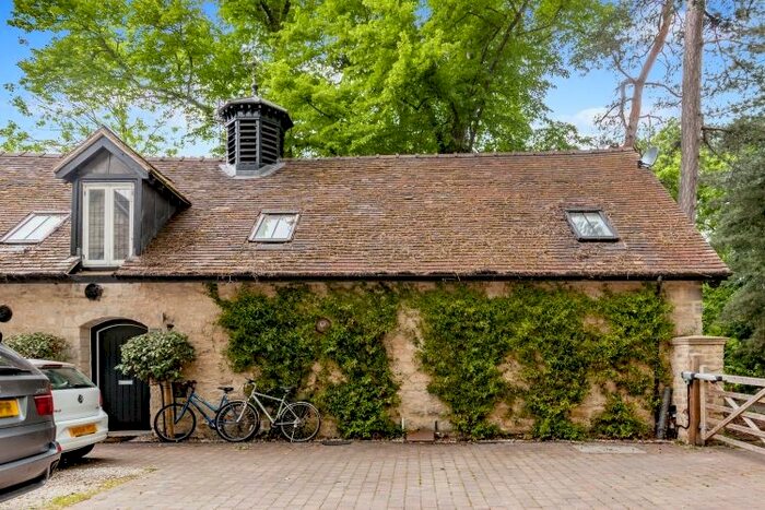 3 Bedroom Barn Conversion To Rent In Headington Road, Headington, Oxford OX3