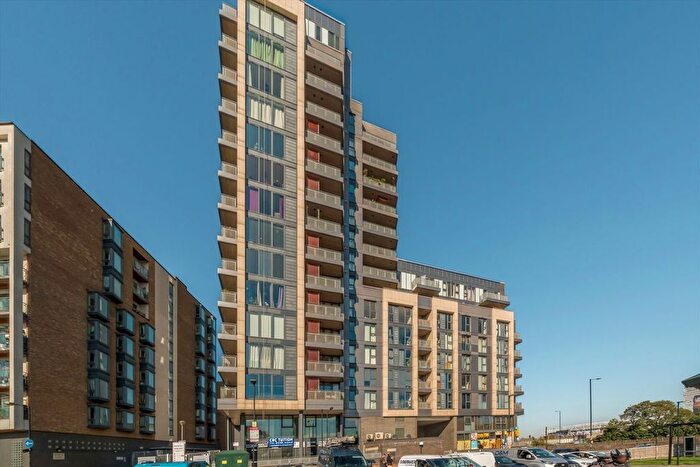1 Bedroom Flat To Rent In Taylor Place, Bow, E3