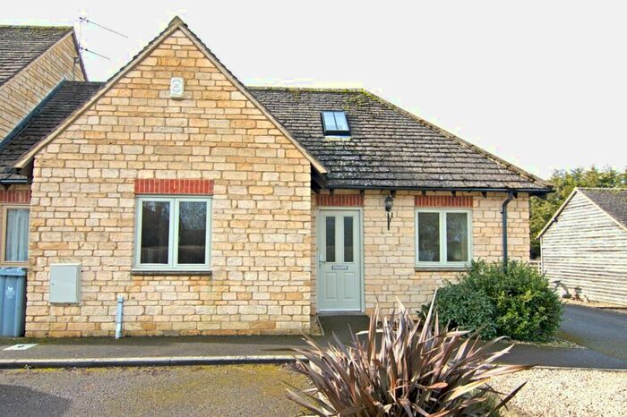 2 Bedroom Bungalow To Rent In Cook Row, High Street, Ascott-under-Wychwood, Chipping Norton, OX7