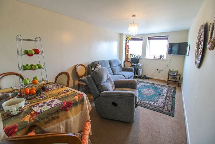 1 Bedroom Flat For Sale In High Street, Cosham, Portsmouth, PO6