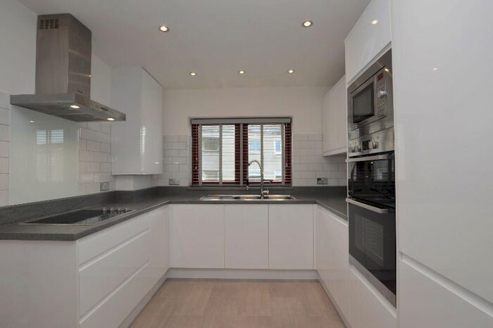 2 Bedroom Flat To Rent In Weavers Court, East Kilbride, South Lanarkshire, G74