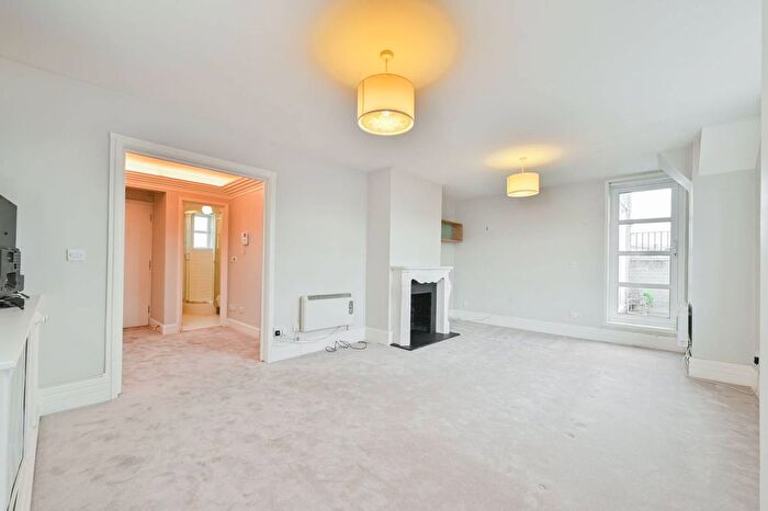 2 Bedroom Flat To Rent In Rathbone Street, Fitzrovia, London, W1T