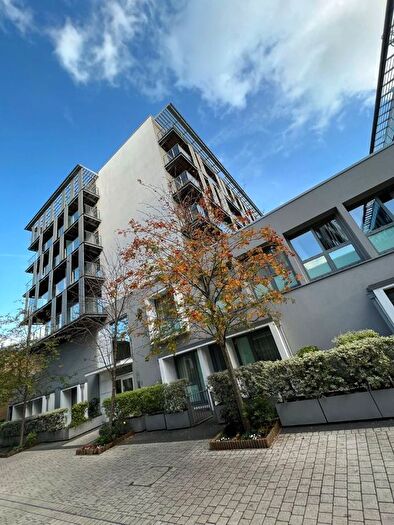 2 Bedroom Flat To Rent In Royal Carriage Mews, London, SE18