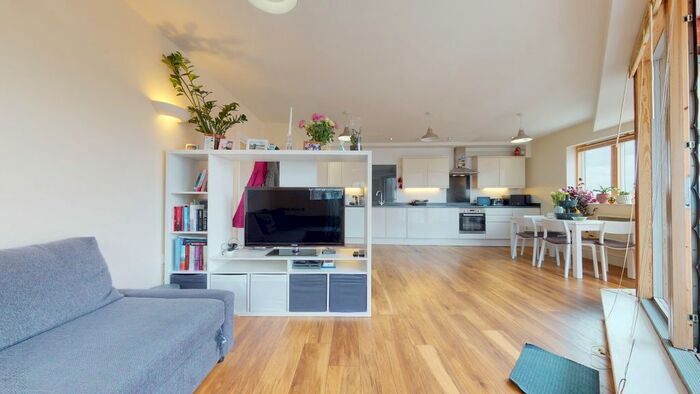 2 Bedroom Flat To Rent In Chingford Mount Road, London, E4