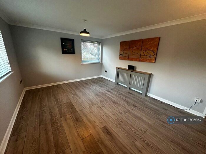 2 Bedroom Flat To Rent In Robin Down Court, Mansfield, NG18