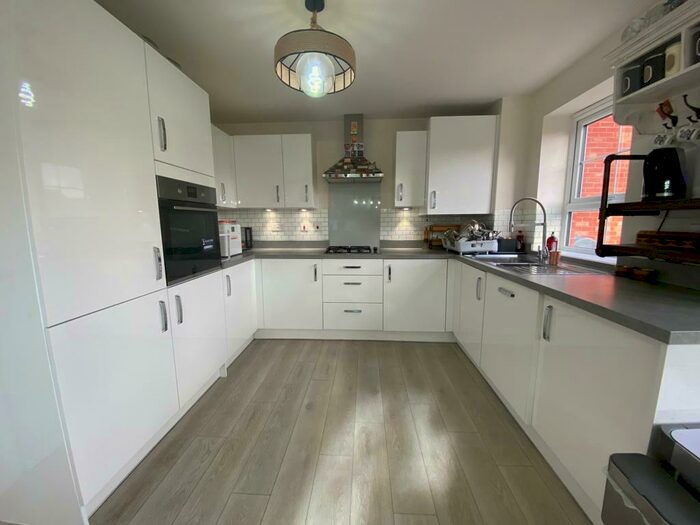 4 Bedroom House To Rent In Clement Way, Warwick, CV34