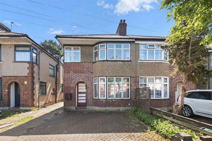 3 Bedroom Semi-Detached House For Sale In Parkfield Road, Northolt, UB5